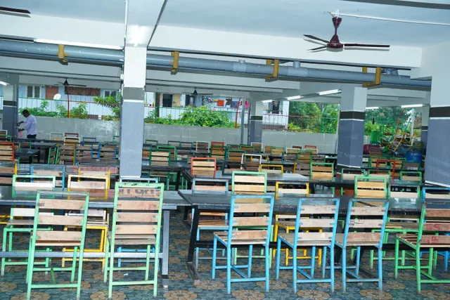 Dining hall seating